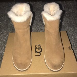 UGG
